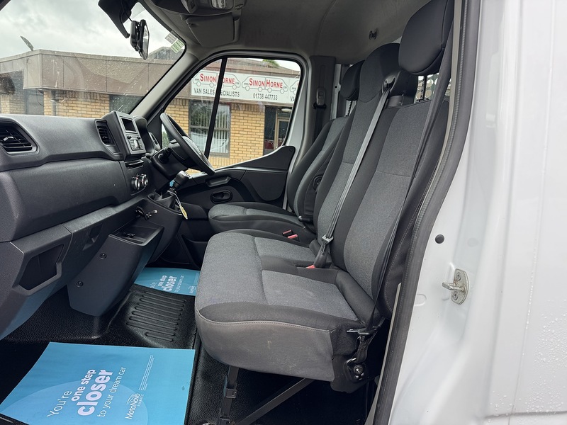 Nissan NV400 Tekna 35 2.3DCi 150 L3 LWB Alloy Dropside - U3316