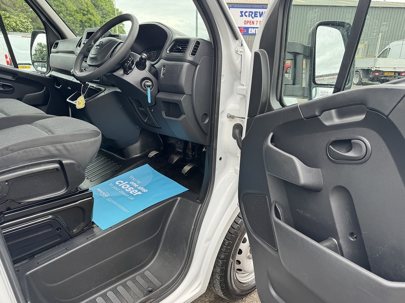 Nissan NV400 Tekna 35 2.3DCi 150 L3 LWB Alloy Dropside - U3316