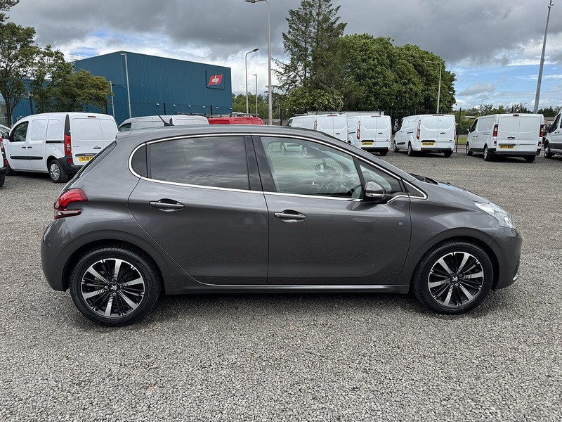 Peugeot 208 1.2 PureTech Tech Edition - U3319