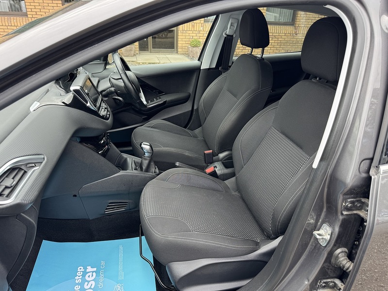 Peugeot 208 1.2 PureTech Tech Edition - U3319