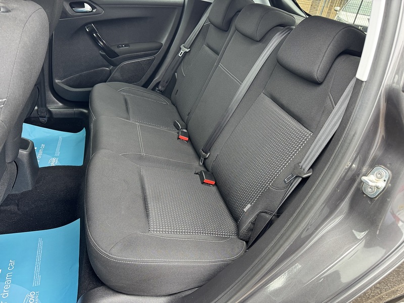 Peugeot 208 1.2 PureTech Tech Edition - U3319