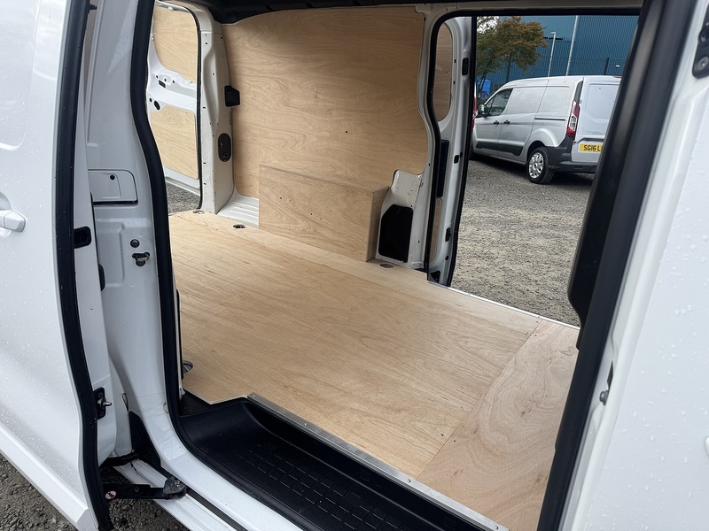 Vauxhall Vivaro Turbo D 2900 Sportive - U3331