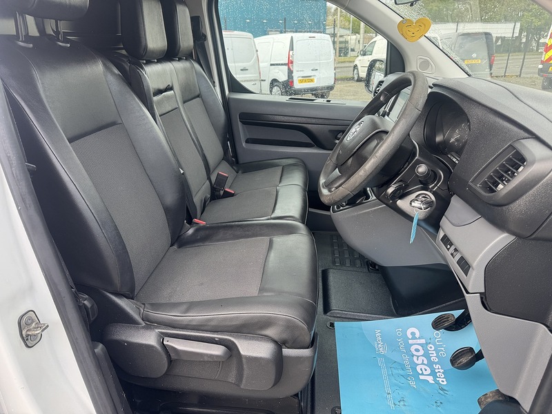 Vauxhall Vivaro Turbo D 2900 Sportive - U3331