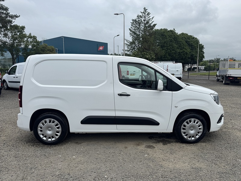 Vauxhall Combo 2000 L1 Sportive 1.5TD 100ps - U3334