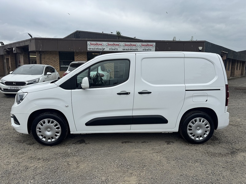 Vauxhall Combo 2000 L1 Sportive 1.5TD 100ps - U3334