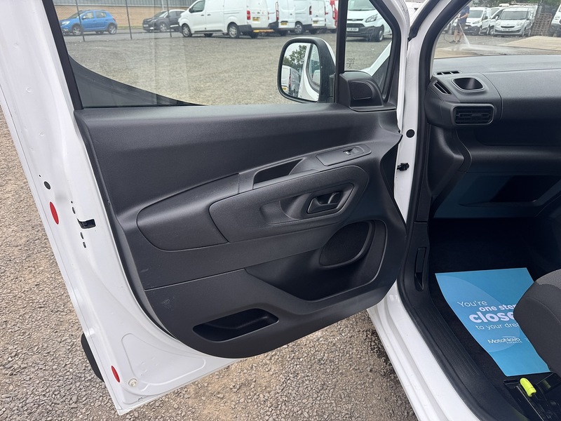 Vauxhall Combo 2000 L1 Sportive 1.5TD 100ps - U3334