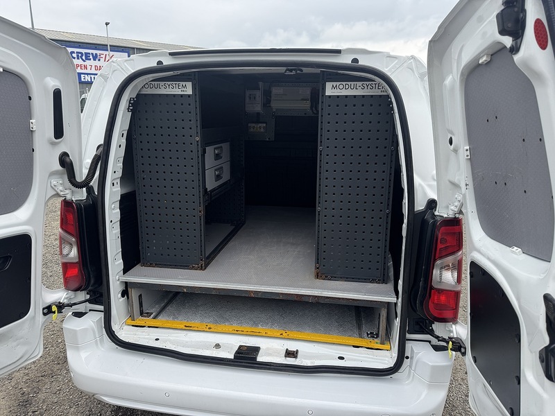 Vauxhall Combo 2000 L1 Sportive 1.5TD 100ps - U3334