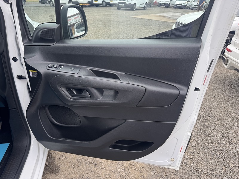 Vauxhall Combo 2000 L1 Sportive 1.5TD 100ps - U3334