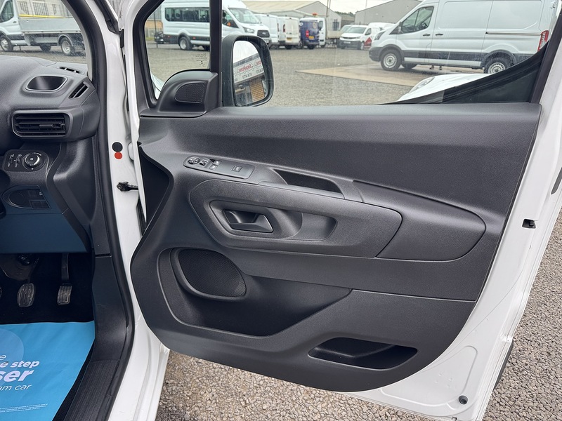 Vauxhall Combo 2300 L1 H1 Sportive 1.6CDTi 100ps - U3335