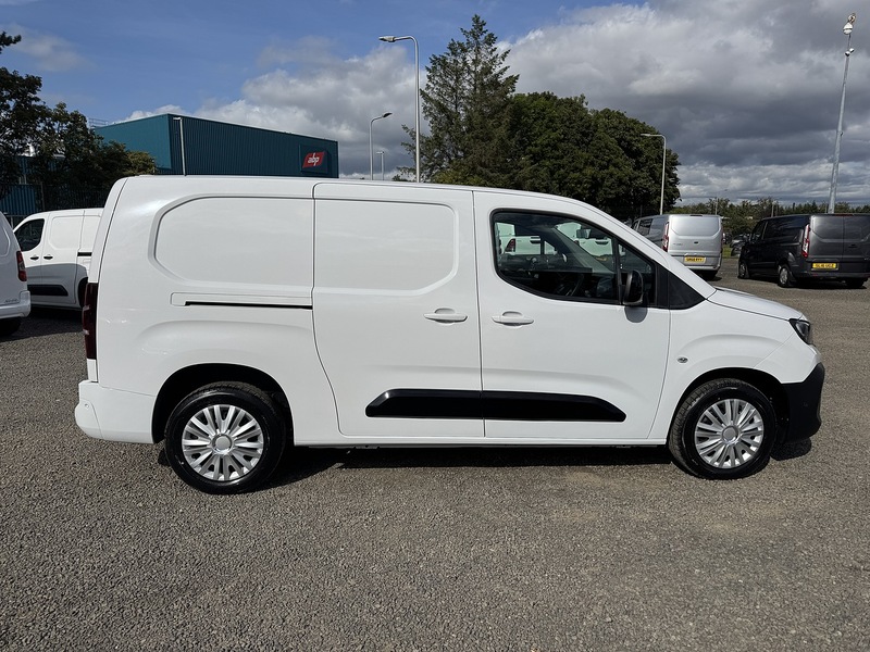 Peugeot Partner BlueHDi 950 Asphalt - U3374