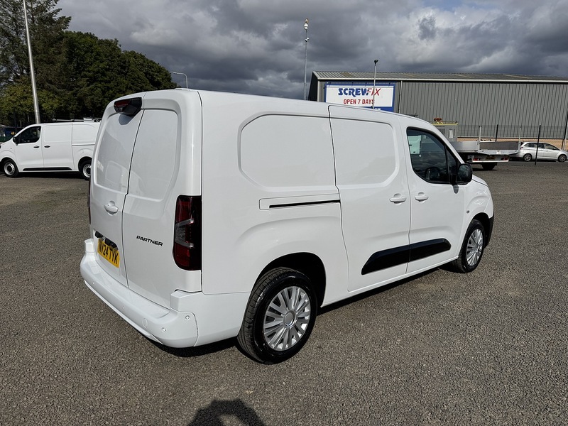 Peugeot Partner BlueHDi 950 Asphalt - U3374
