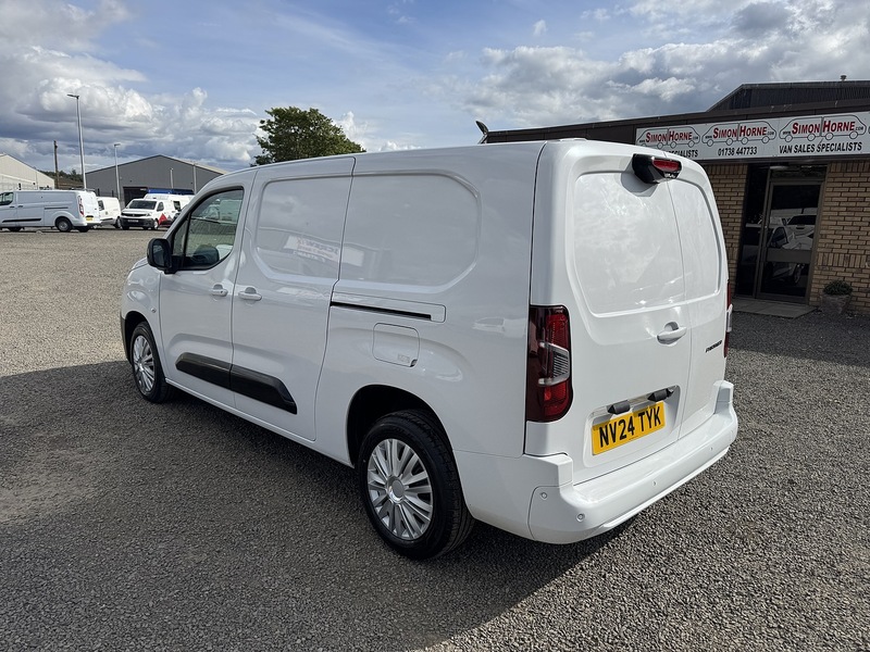 Peugeot Partner BlueHDi 950 Asphalt - U3374