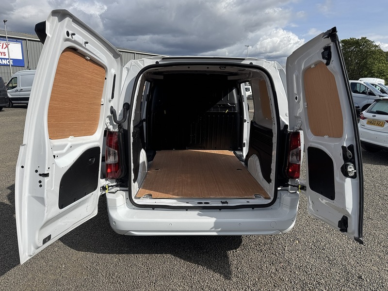 Peugeot Partner BlueHDi 950 Asphalt - U3374