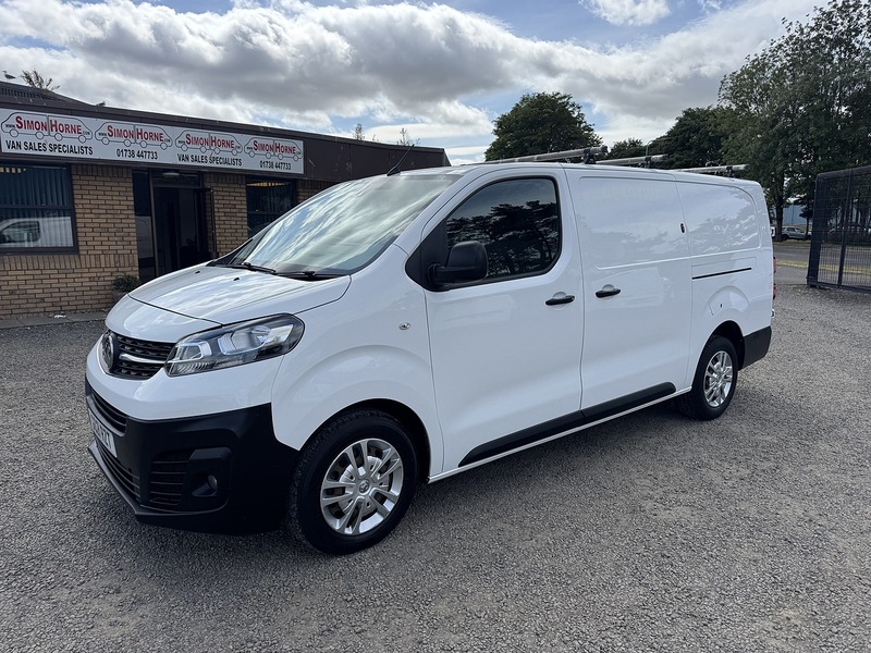 Vauxhall Vivaro 2900 Dynamic L2H1 CDTi 100 - U3376