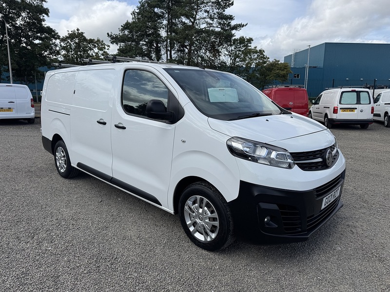 Vauxhall Vivaro 2900 Dynamic L2H1 CDTi 100 - U3376