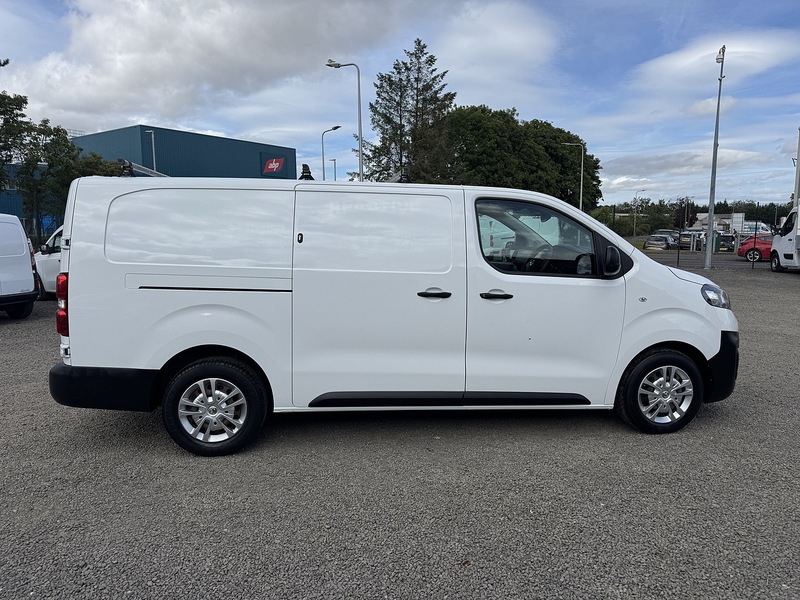 Vauxhall Vivaro 2900 Dynamic L2H1 CDTi 100 - U3376