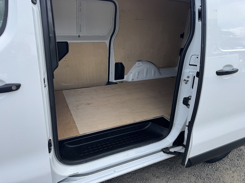 Vauxhall Vivaro 2900 Dynamic L2H1 CDTi 100 - U3376