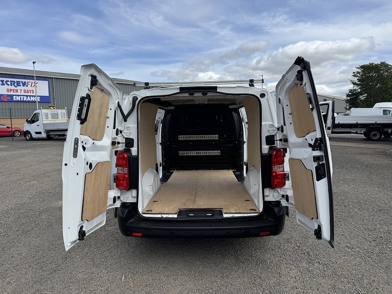 Vauxhall Vivaro 2900 Dynamic L2H1 CDTi 100 - U3376