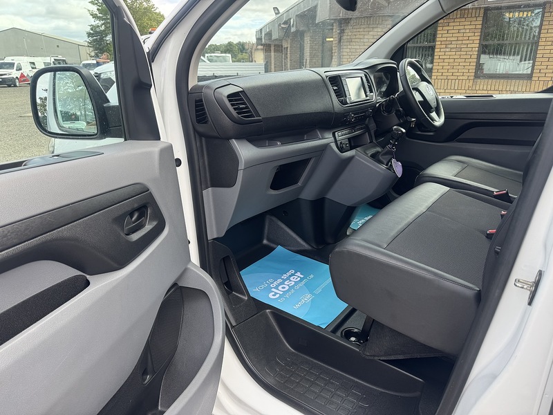 Vauxhall Vivaro 2900 Dynamic L2H1 CDTi 100 - U3376