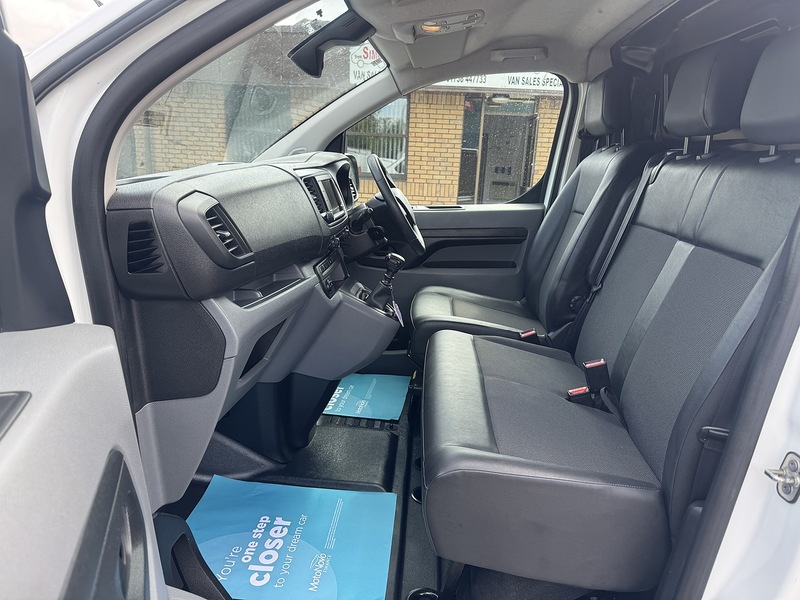 Vauxhall Vivaro 2900 Dynamic L2H1 CDTi 100 - U3376