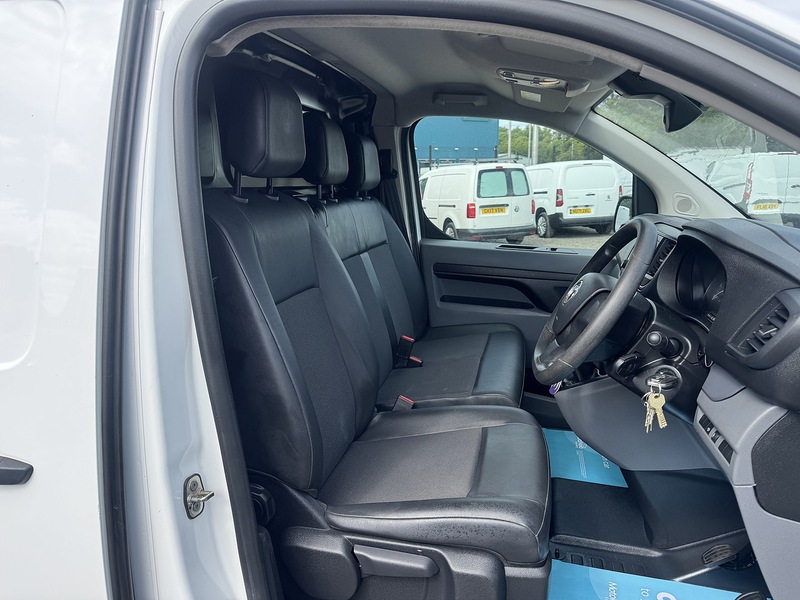 Vauxhall Vivaro 2900 Dynamic L2H1 CDTi 100 - U3376