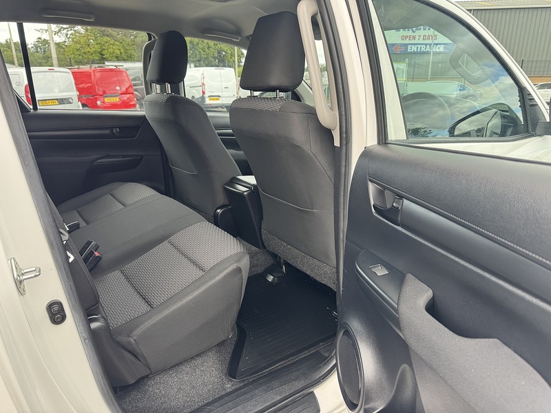 Toyota Hilux 2.4 D-4D Active 150 Double Cab - U3382