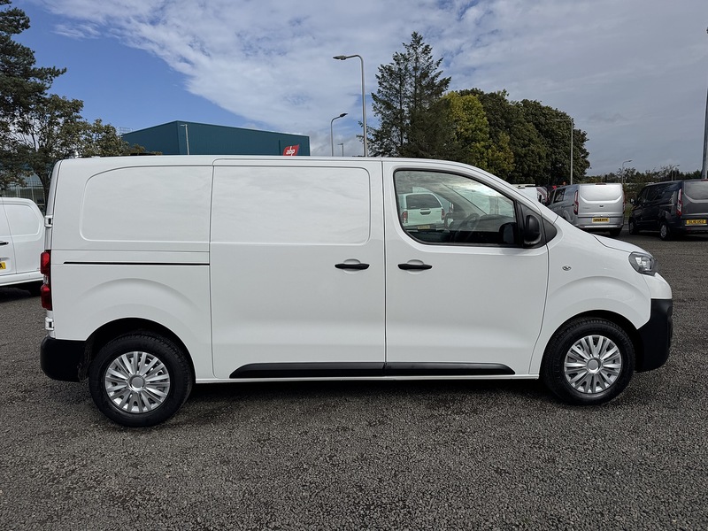 Peugeot Expert 1400 2.0 BlueHDi 145ps MWB  Professional Premium - U3390