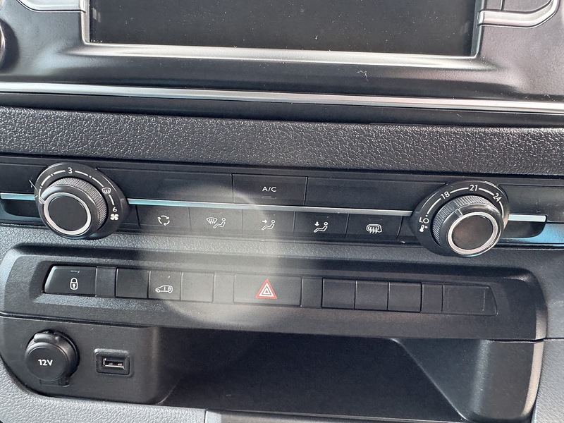 Peugeot Expert 1400 2.0 BlueHDi 145ps MWB  Professional Premium - U3390