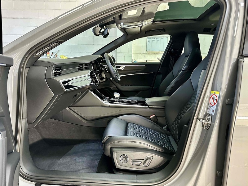 Audi 4.0 TFSI V8 Vorsprung Estate 5dr Petrol Tiptronic quattro Euro 6 (s/s) (600 ps)