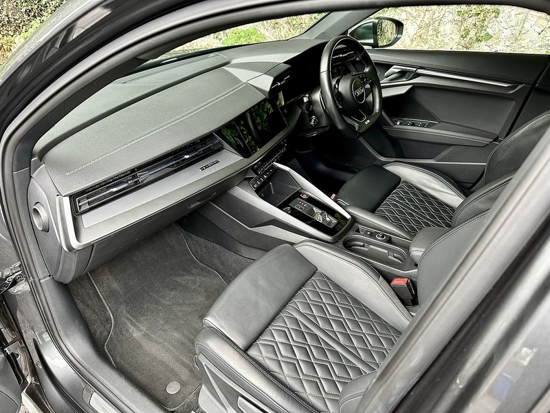 Audi 2.0 TFSI Sportback 5dr Petrol S Tronic quattro Euro 6 (s/s) (310 ps)