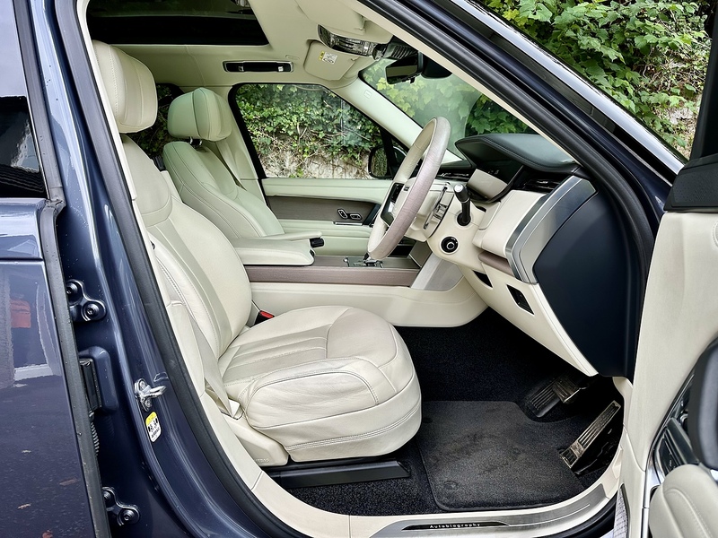 Land Rover 3.0 P460e 38.2kWh Autobiography SUV 5dr Petrol Plug-in Hybrid Auto 4WD Euro 6 (s/s) (460 ps)