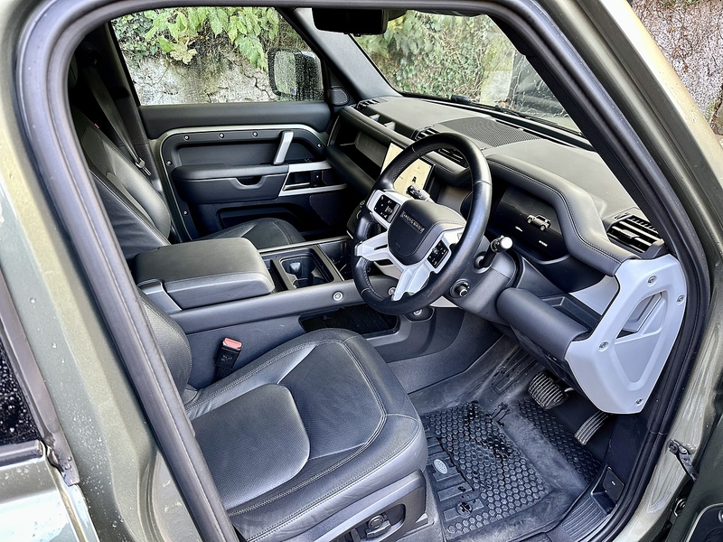 Land Rover 3.0 D250 MHEV X-Dynamic HSE SUV 5dr Diesel Auto 4WD Euro 6 (s/s) (250 ps)