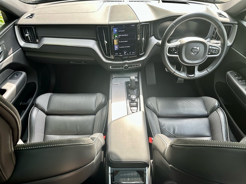 Volvo B4 MHEV R-Design Pro SUV 2.0 Automatic Diesel Hybrid