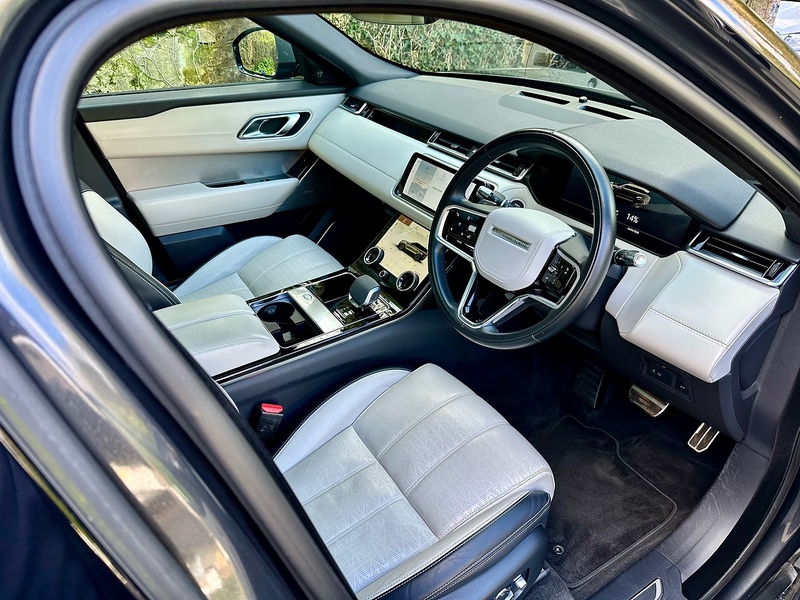 Land Rover 2.0 P400e 17.1kWh R-Dynamic HSE SUV 5dr Petrol Plug-in Hybrid Auto 4WD Euro 6 (s/s) (404 ps)