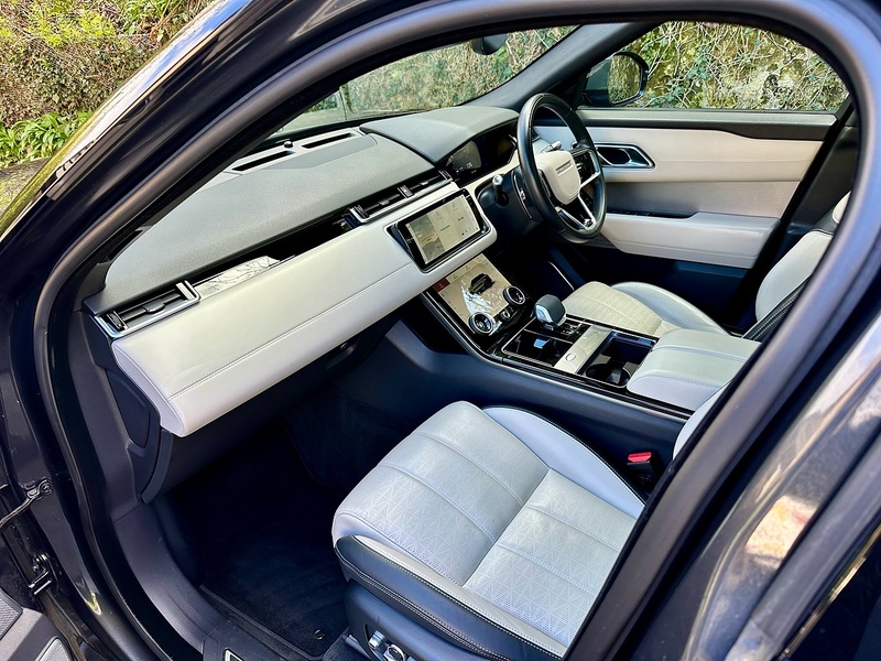 Land Rover 2.0 P400e 17.1kWh R-Dynamic HSE SUV 5dr Petrol Plug-in Hybrid Auto 4WD Euro 6 (s/s) (404 ps)