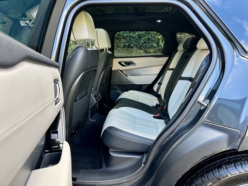 Land Rover 2.0 P400e 17.1kWh R-Dynamic HSE SUV 5dr Petrol Plug-in Hybrid Auto 4WD Euro 6 (s/s) (404 ps)