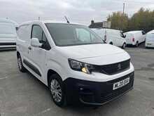 Peugeot Partner BlueHDi 1000 Professional SWB 3 seat