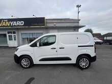 Peugeot Partner BlueHDi 1000 Professional SWB 3 seat