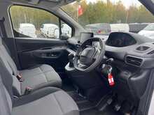 Peugeot Partner BlueHDi 1000 Professional SWB 3 seat
