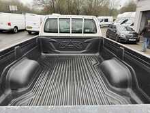 Toyota Hilux D-4D Active Narrow Body