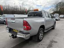 Toyota Hilux D-4D Invincible