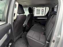 Toyota Hilux D-4D Invincible