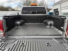 Toyota Hilux D-4D Invincible