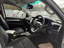 Toyota Hilux D-4D Invincible