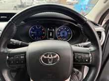 Toyota Hilux D-4D Invincible