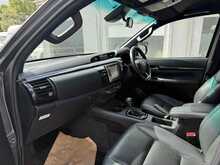 Toyota Hilux 2.4 D-4D Invincible X Pickup Double Cab 4dr Diesel Auto 4WD