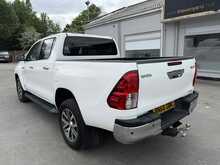 Toyota Hilux 2.4 D-4D Invincible Pickup Double Cab 4dr Diesel Auto 4WD