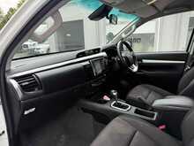 Toyota Hilux 2.4 D-4D Invincible Pickup Double Cab 4dr Diesel Auto 4WD
