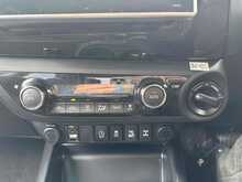 Toyota Hilux 2.4 D-4D Invincible Pickup Double Cab 4dr Diesel Auto 4WD