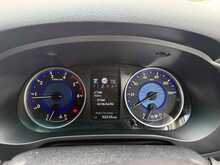 Toyota Hilux 2.4 D-4D Invincible Pickup Double Cab 4dr Diesel Auto 4WD